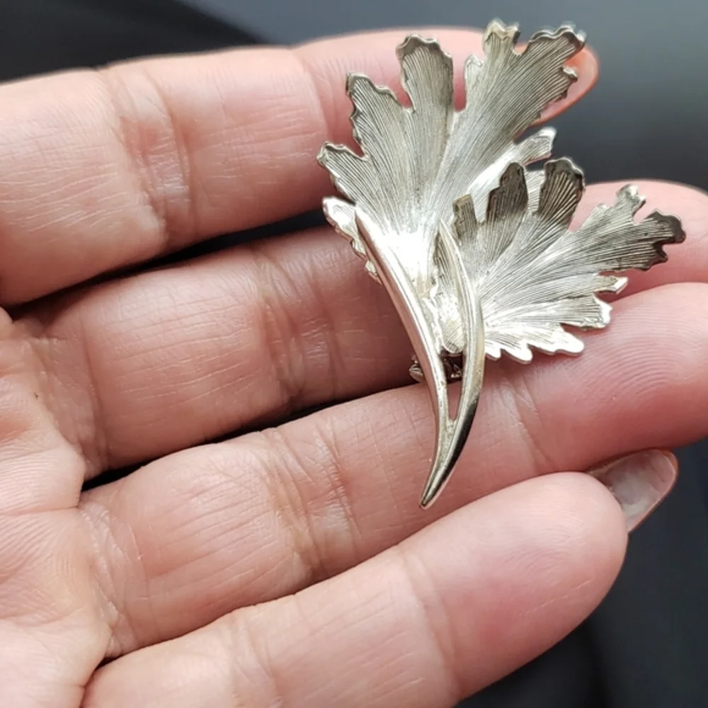 Vintage 1960s Silvertone Double Leaf Brooch Pin Mid-Century Retro Nature Jewelry